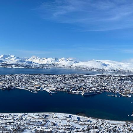 Aurora Apartment Very Close To Cable Car And Sherpatrappa Tromsø Extérieur photo
