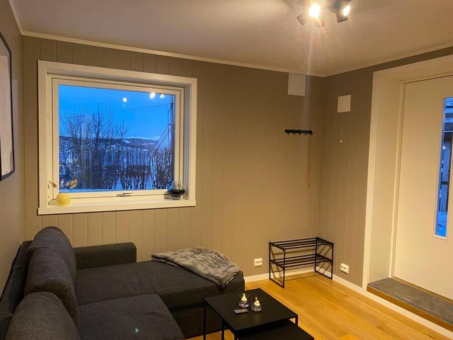 Aurora Apartment Very Close To Cable Car And Sherpatrappa Tromsø Extérieur photo