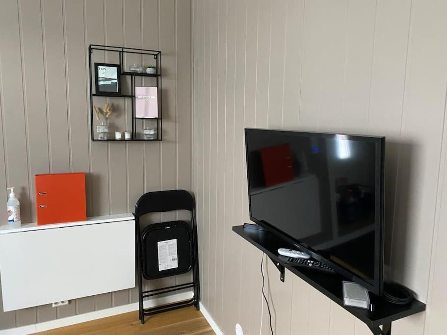 Aurora Apartment Very Close To Cable Car And Sherpatrappa Tromsø Extérieur photo