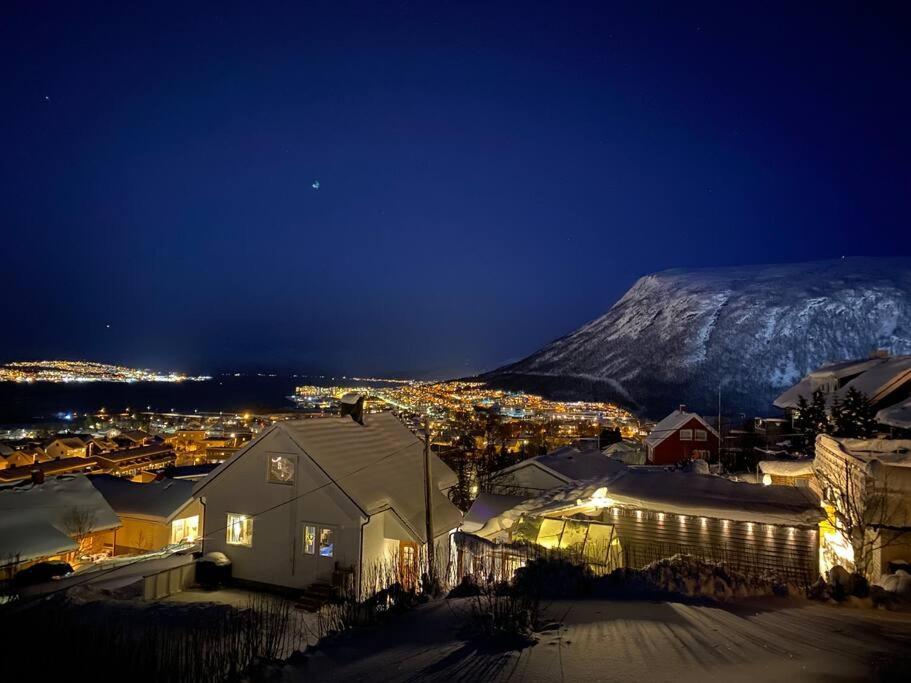 Aurora Apartment Very Close To Cable Car And Sherpatrappa Tromsø Extérieur photo
