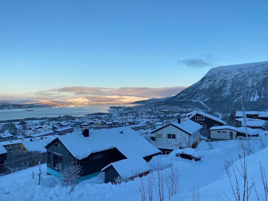 Aurora Apartment Very Close To Cable Car And Sherpatrappa Tromsø Extérieur photo