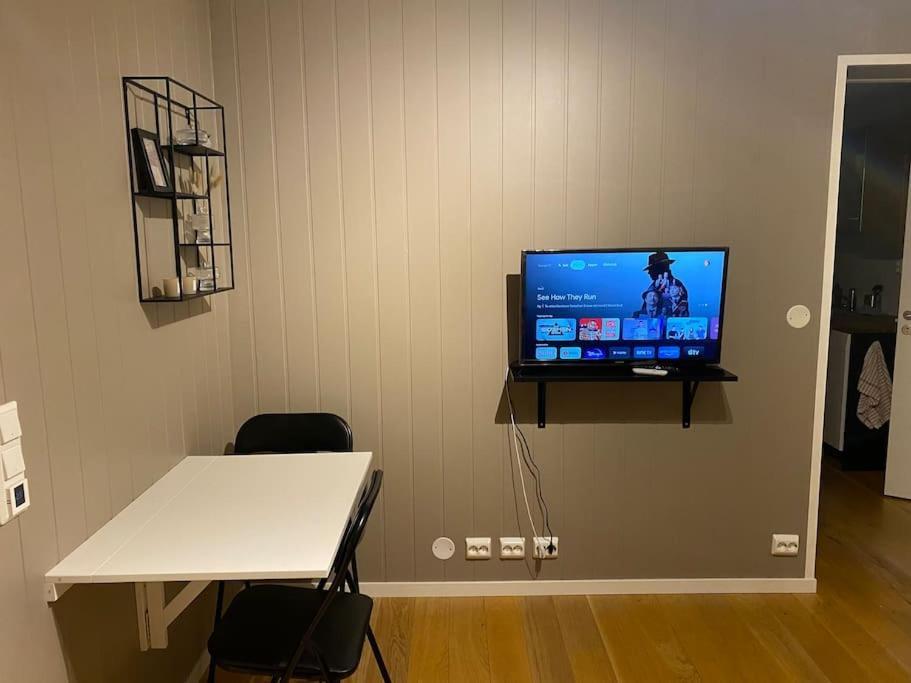 Aurora Apartment Very Close To Cable Car And Sherpatrappa Tromsø Extérieur photo