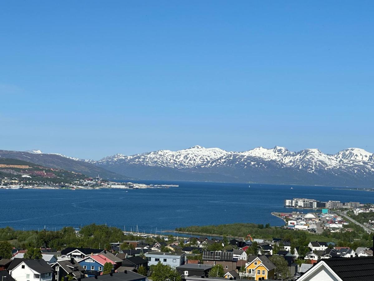 Aurora Apartment Very Close To Cable Car And Sherpatrappa Tromsø Extérieur photo